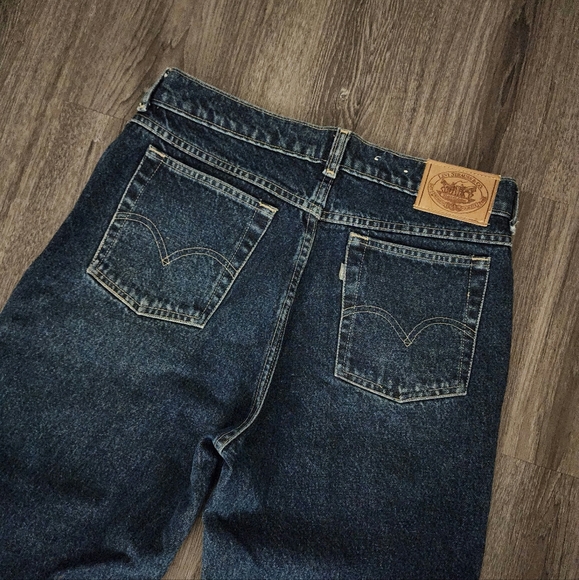 Rare Vintage x Levi Gold Medallion Dark Blue Jean - Picture 4 of 13